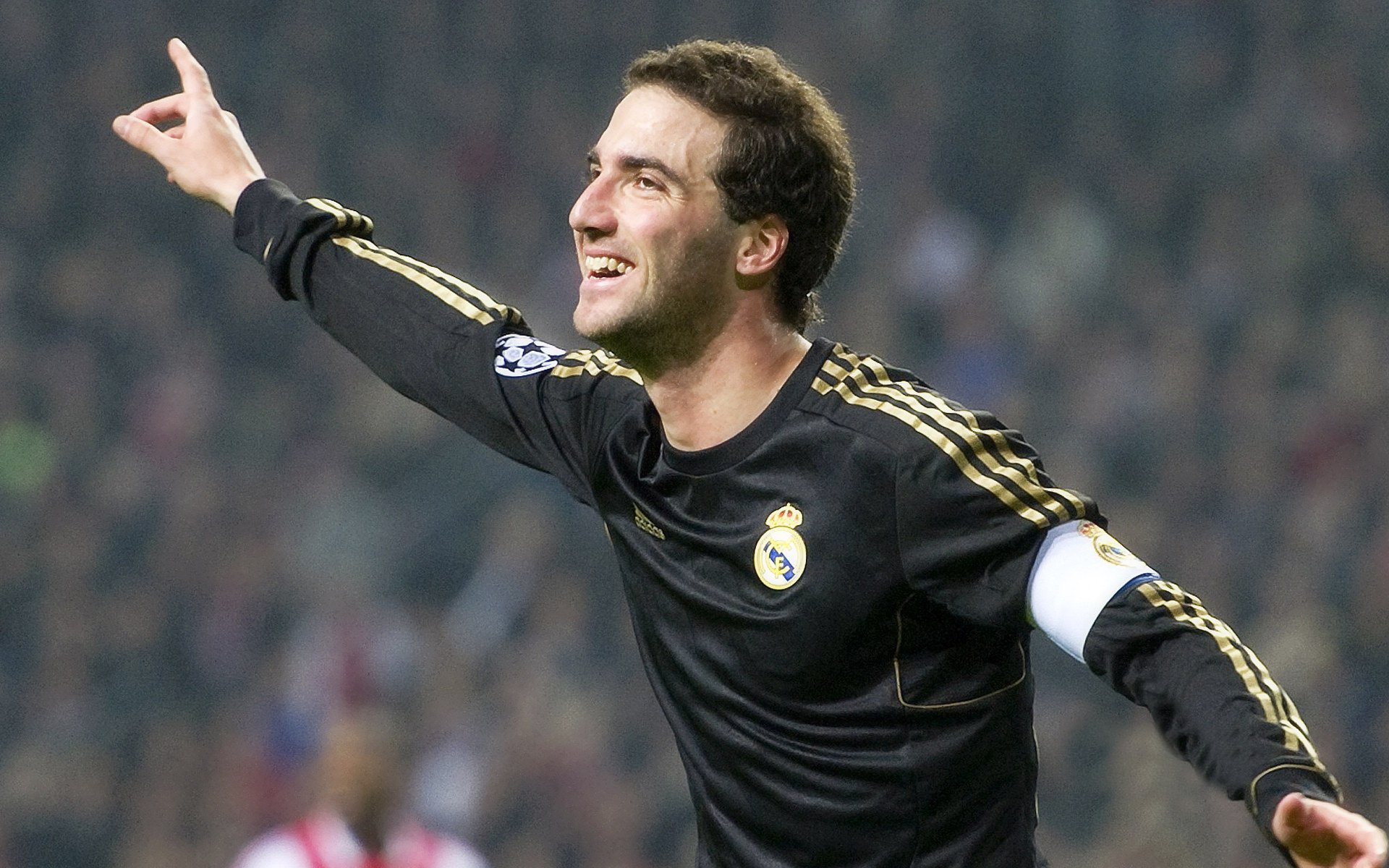 意甲赛季精彩片段频繁出现，明星球员表现出色，意甲全场